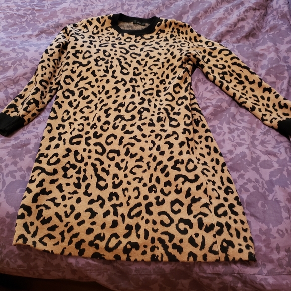 jcrew long sleeve leopard sweaterdress Medium - Picture 1 of 4